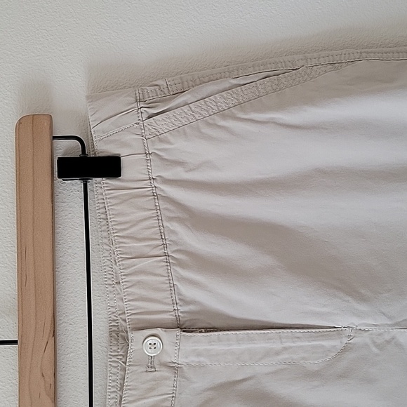 Chico's Secret Stretch Comfort Waist Straight Leg Khaki Capri Pants Size Small/6 - Picture 2 of 7